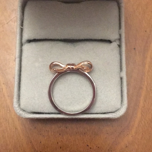 STERLING SILVER AND ROSE GOLD PLATED BOW RING - Picture 3 of 5